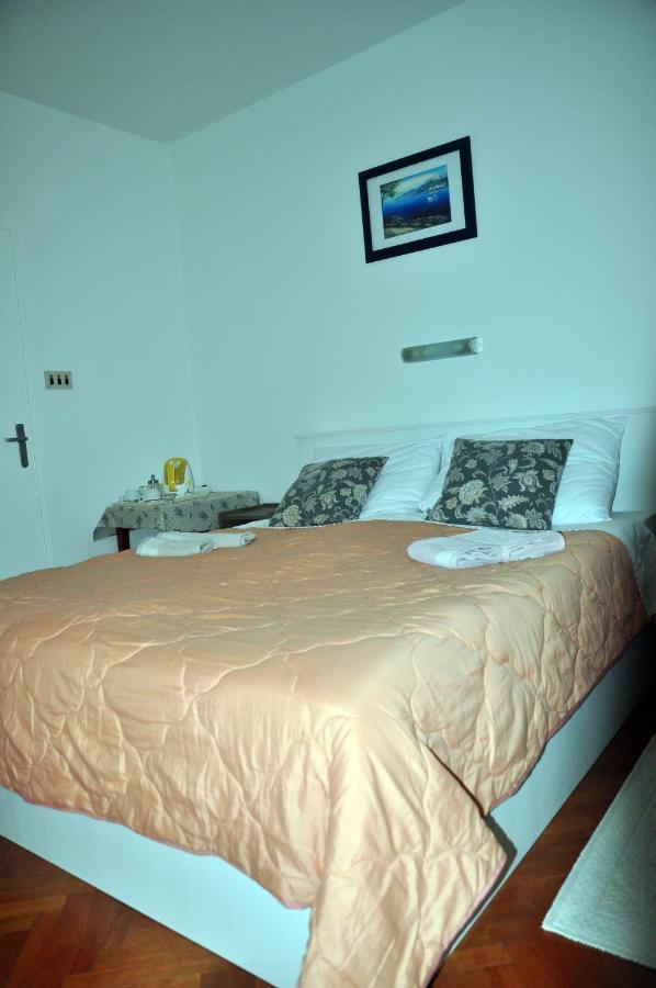 Rose Rooms At Island Of Rab Banjol Buitenkant foto